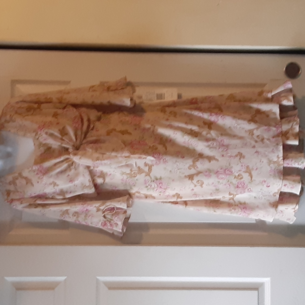 ** Bobbie Bee romantic floral maxi